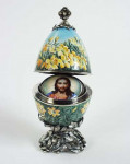Л.Д.Самонова. Пасхальное яйцо. Спаситель. 2004 г.. Финифть, серебро, зернь, скань.